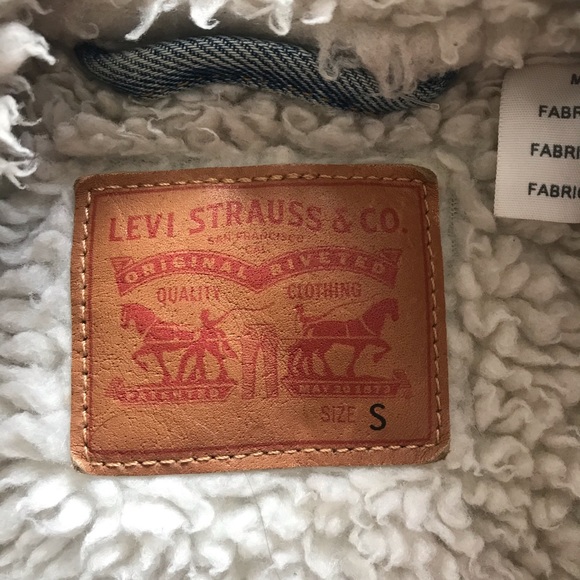 Women’s small Levi’s denim Sherpa jacket - Picture 3 of 3